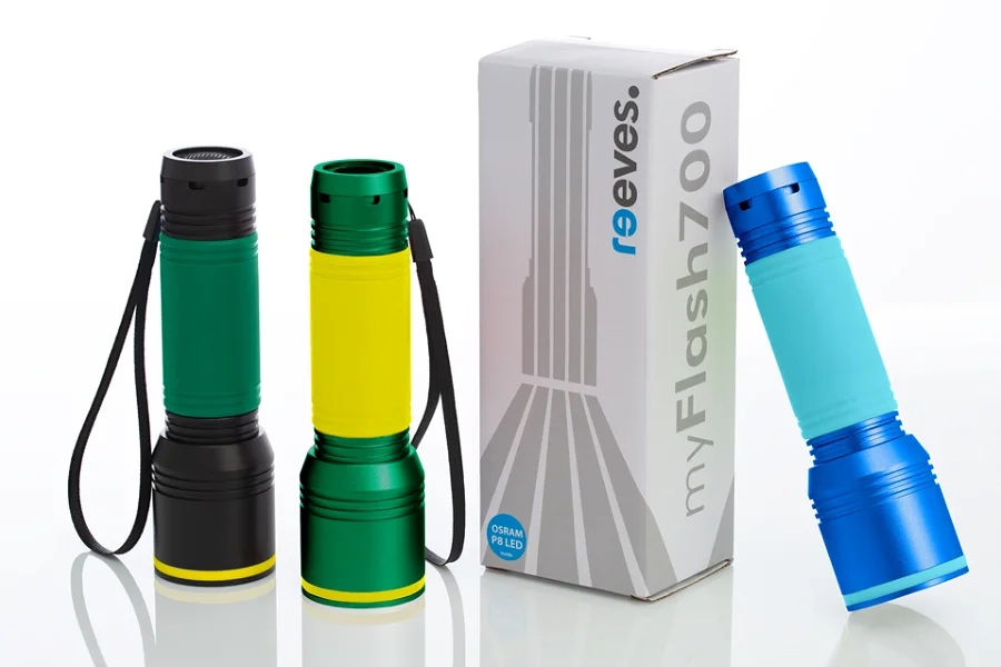Obrázek: taschenlampe-reeves-sonderanfertigung-53000-960x640px-lp-myflash